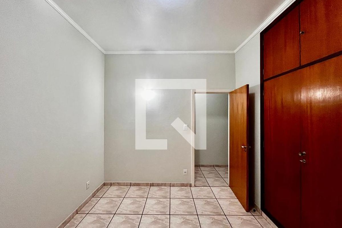 Casa à Venda - Taquaral, 4 Quartos,  320 m2 em , Campinas - sp | SoloBR