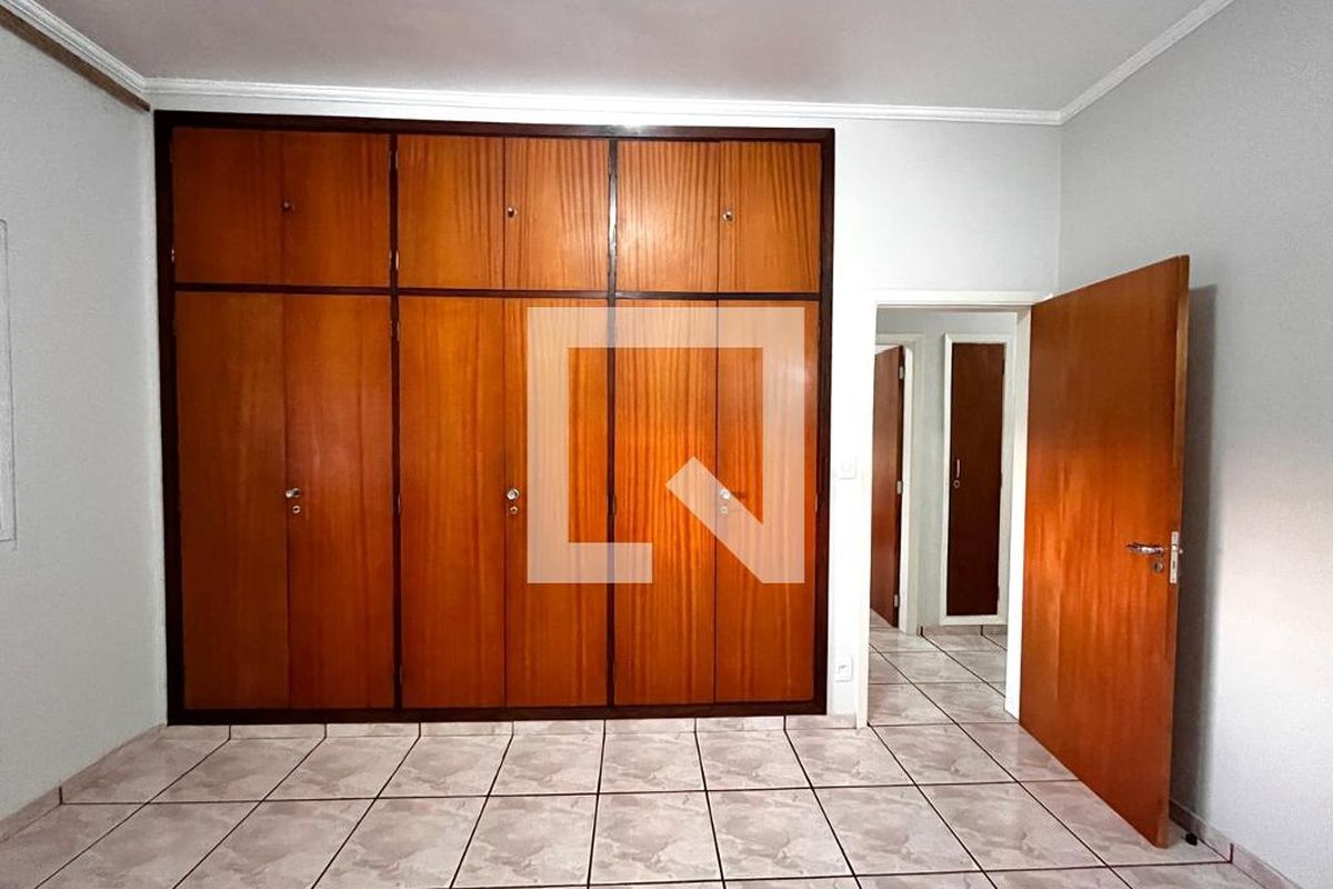 Casa à Venda - Taquaral, 4 Quartos,  320 m2 em , Campinas - sp | SoloBR