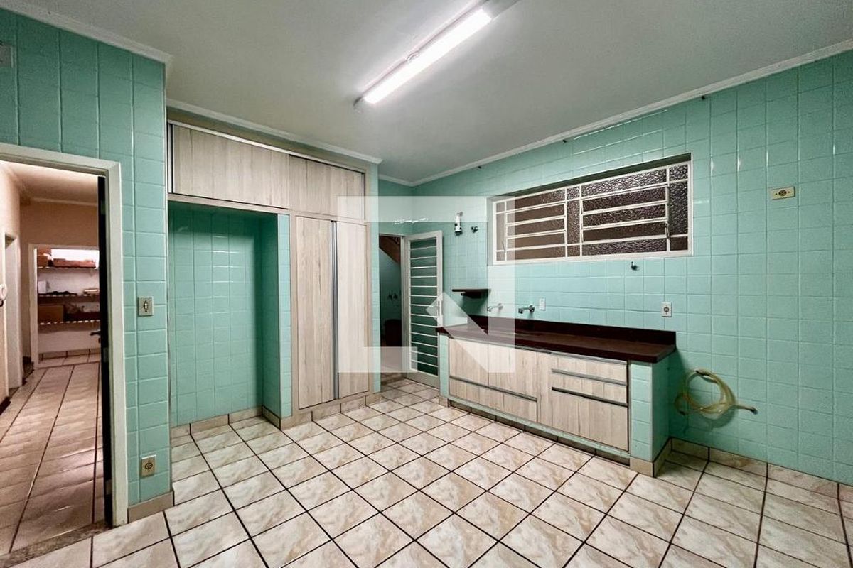 Casa à Venda - Taquaral, 4 Quartos,  320 m2 em , Campinas - sp | SoloBR