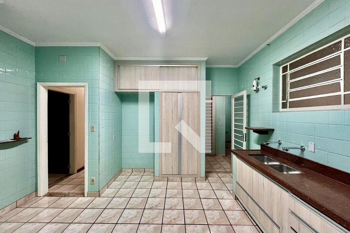 Casa à Venda - Taquaral, 4 Quartos,  320 m2 em , Campinas - sp | SoloBR