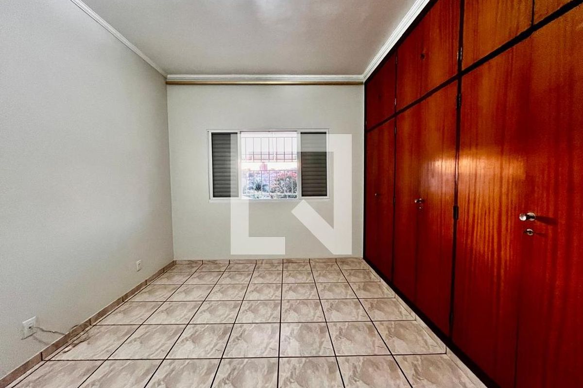 Casa à Venda - Taquaral, 4 Quartos,  320 m2 em , Campinas - sp | SoloBR