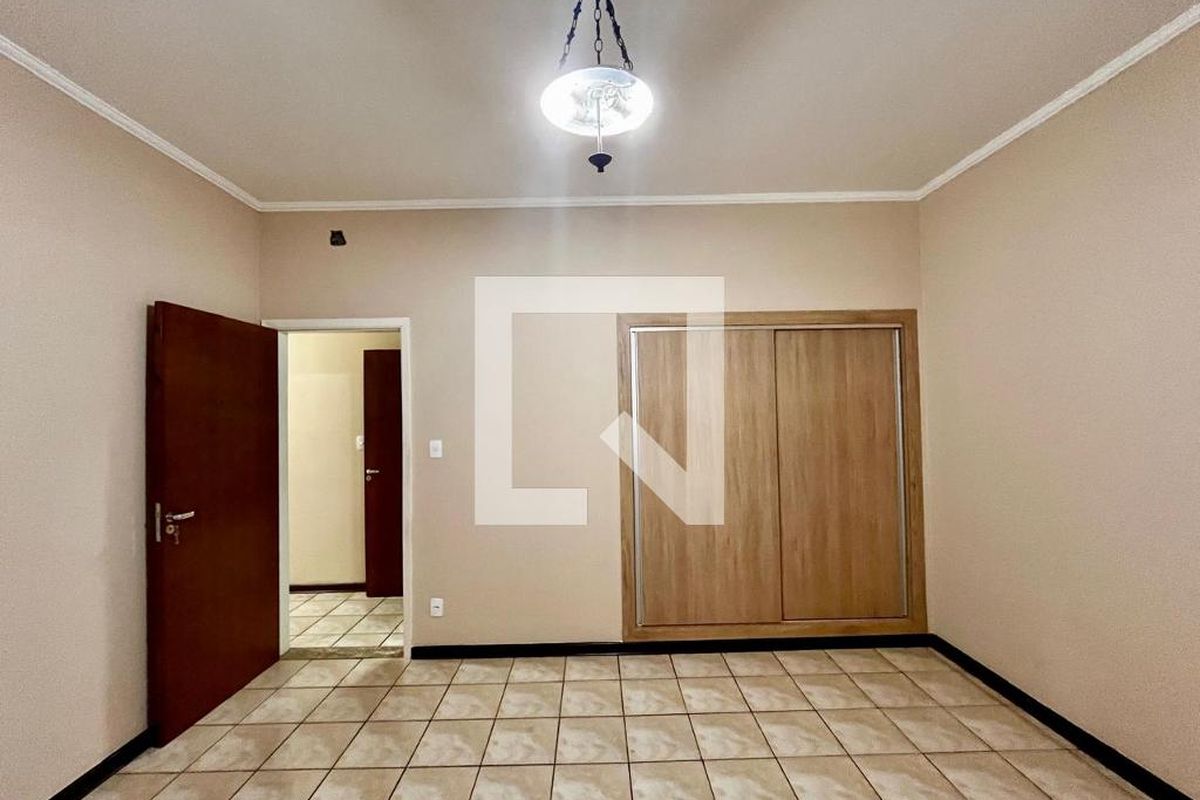 Casa à Venda - Taquaral, 4 Quartos,  320 m2 em , Campinas - sp | SoloBR