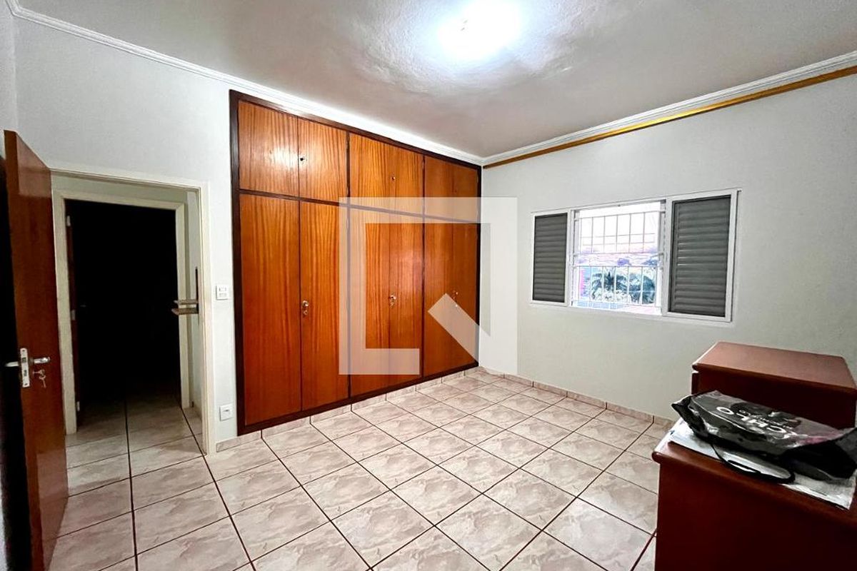 Casa à Venda - Taquaral, 4 Quartos,  320 m2 em , Campinas - sp | SoloBR