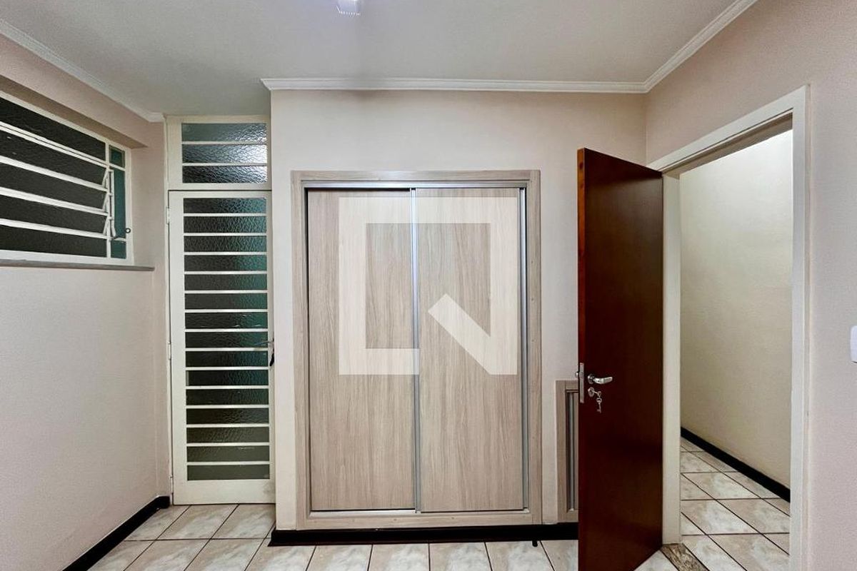 Casa à Venda - Taquaral, 4 Quartos,  320 m2 em , Campinas - sp | SoloBR