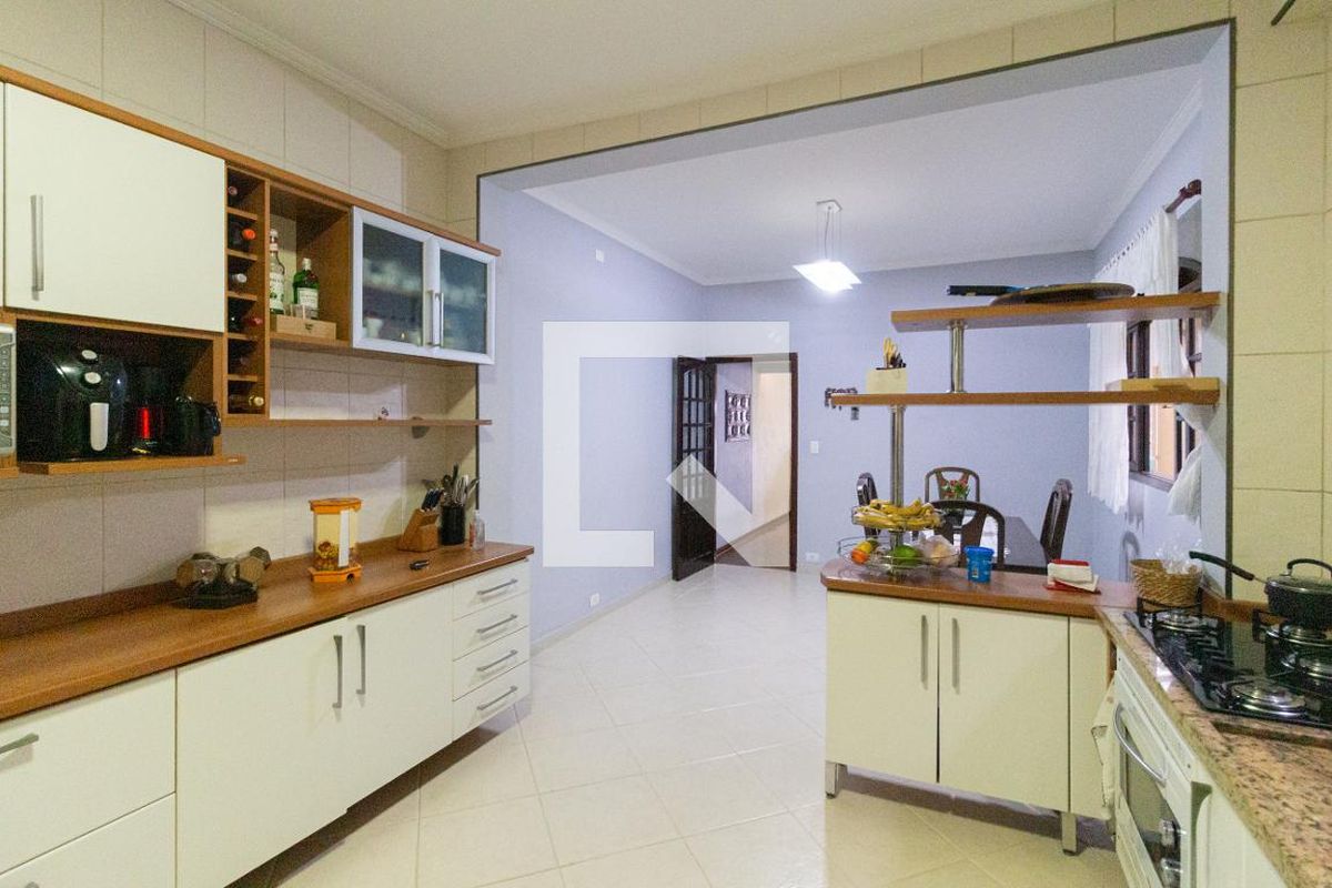 Casa, 3 quartos, 237 m² - Foto 48