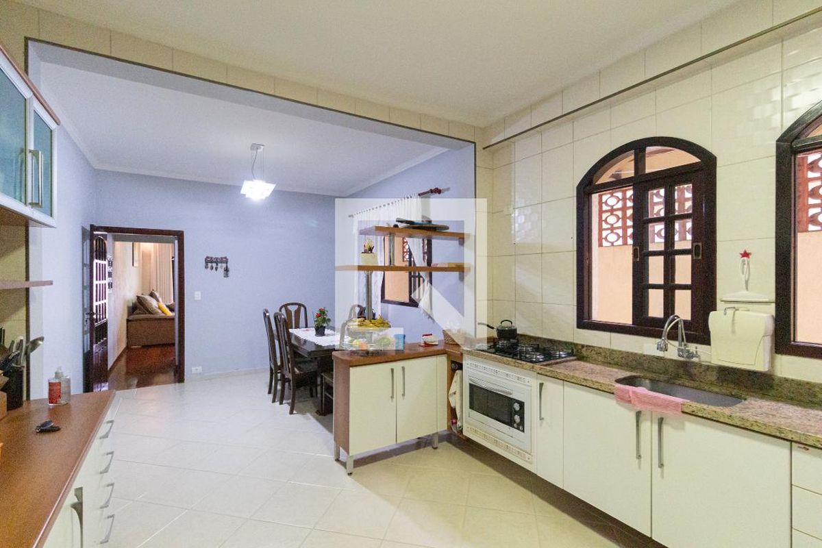 Casa, 3 quartos, 237 m² - Foto 50