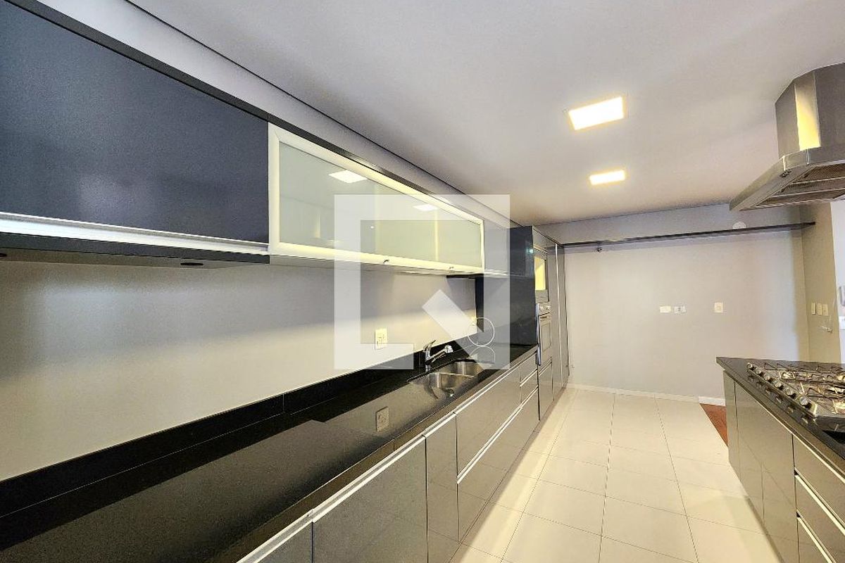Apartamento, 3 quartos, 240 m² - Foto 122