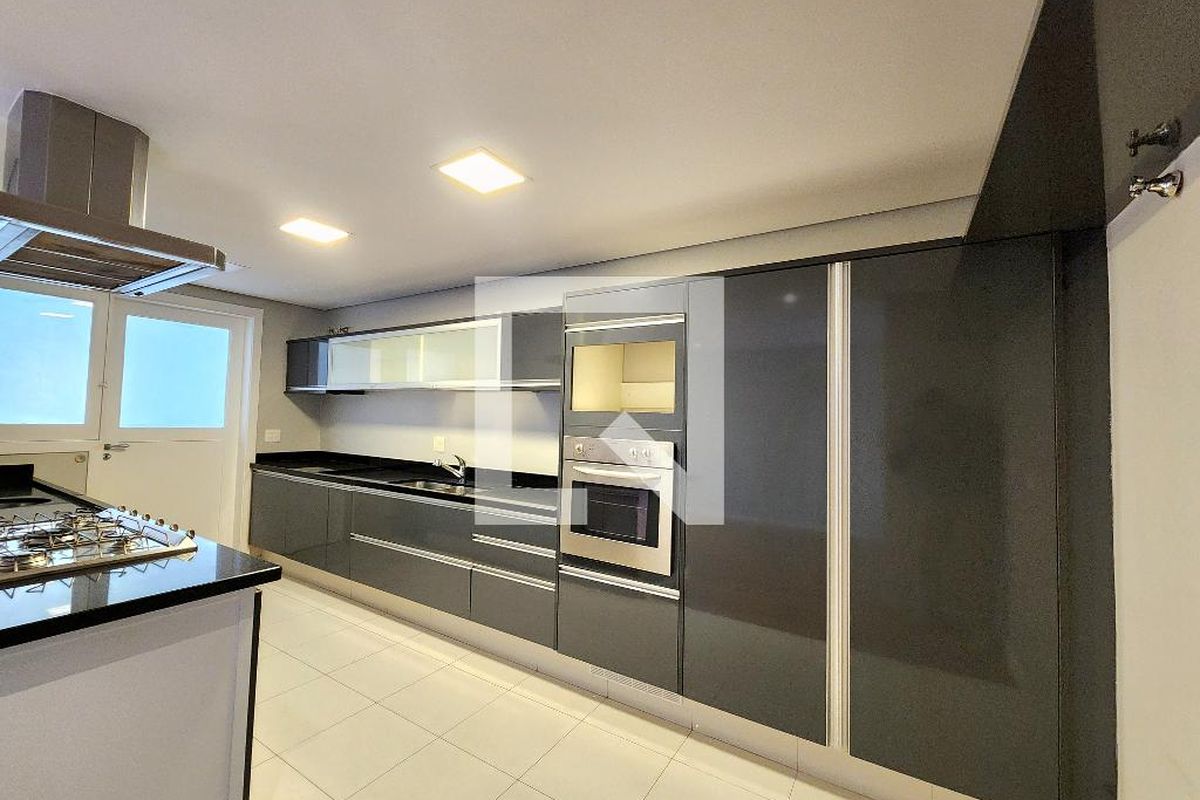 Apartamento, 3 quartos, 240 m² - Foto 120
