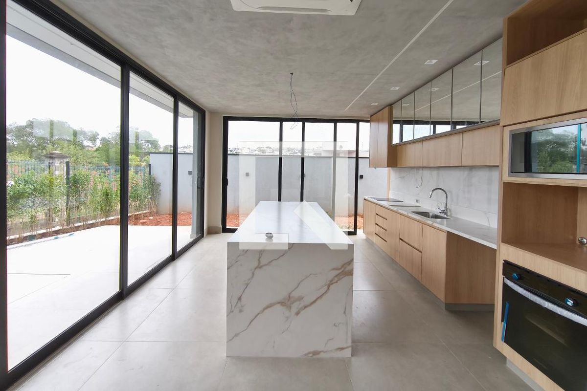 Casa à Venda - Swiss Park, 4 Quartos,  313 m2 em , Campinas - sp | SoloBR