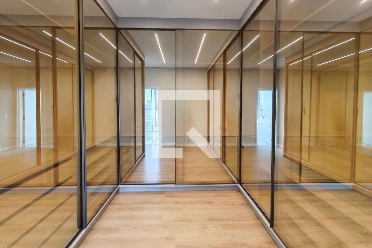 Casa à Venda - Swiss Park, 4 Quartos,  313 m2 em , Campinas - sp | SoloBR