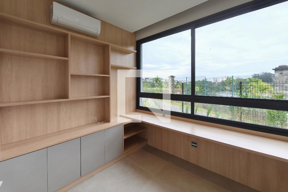 Casa à Venda - Swiss Park, 4 Quartos,  313 m2 em , Campinas - sp | SoloBR