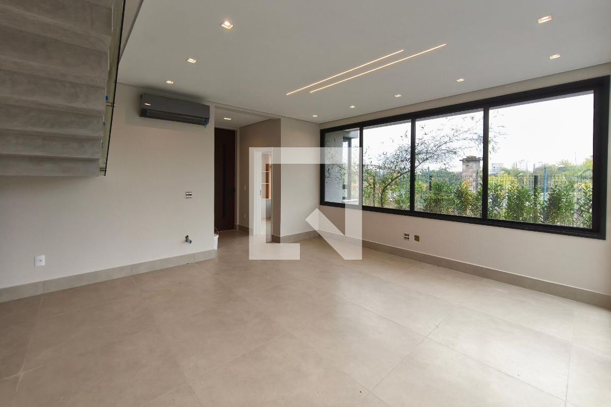 Casa à Venda - Swiss Park, 4 Quartos,  313 m2 em , Campinas - sp | SoloBR