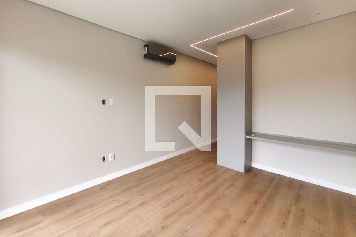 Casa à Venda - Swiss Park, 4 Quartos,  313 m2 em , Campinas - sp | SoloBR