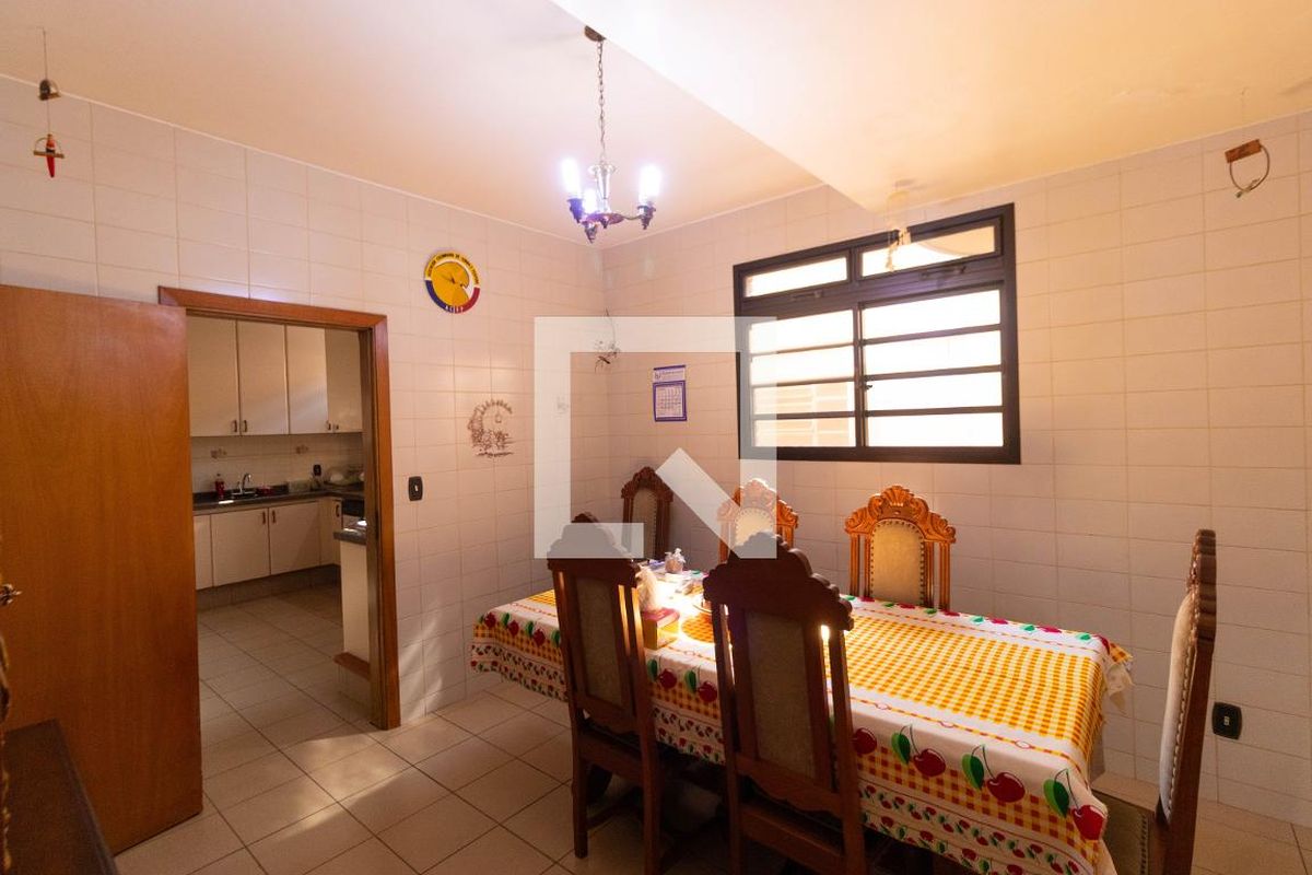 Casa à Venda - Guanabara, 5 Quartos,  450 m2 em , Campinas - sp | SoloBR