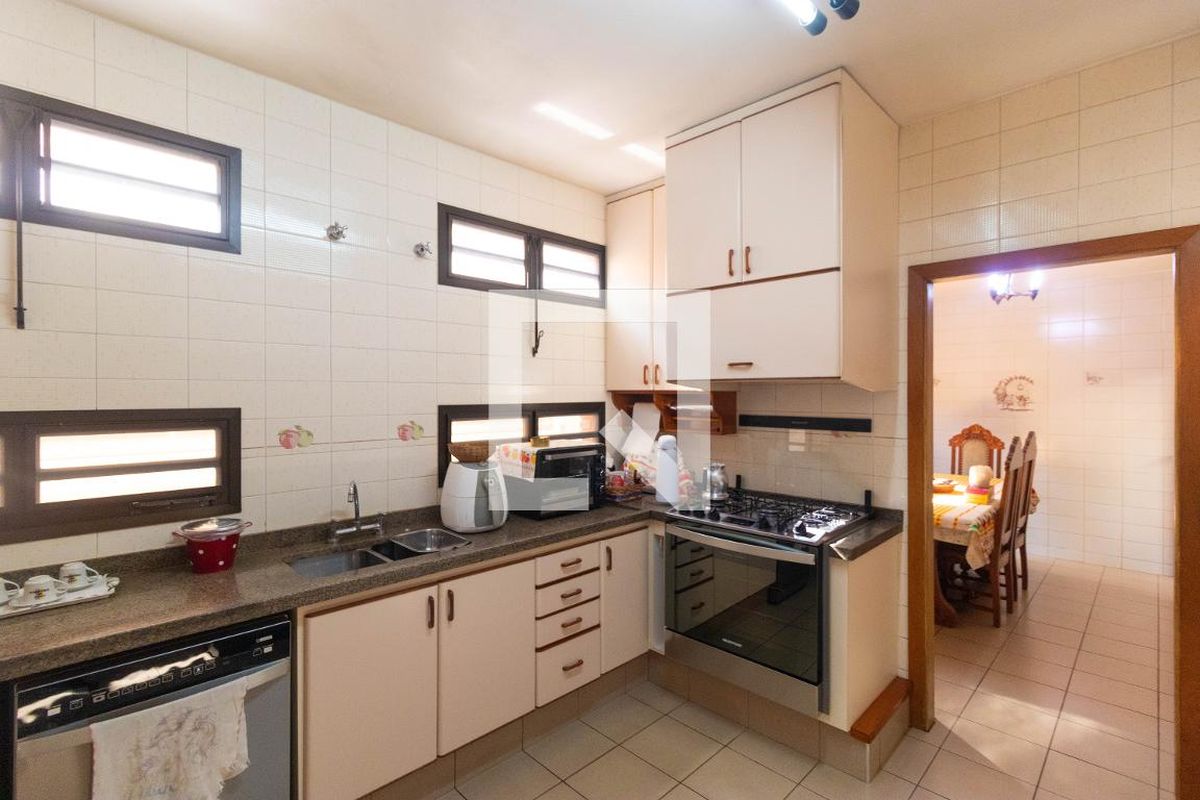 Casa à Venda - Guanabara, 5 Quartos,  450 m2 em , Campinas - sp | SoloBR