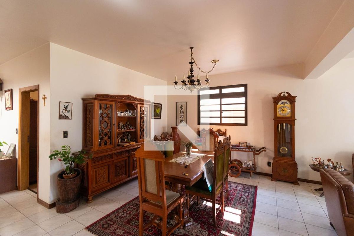 Casa à Venda - Guanabara, 5 Quartos,  450 m2 em , Campinas - sp | SoloBR