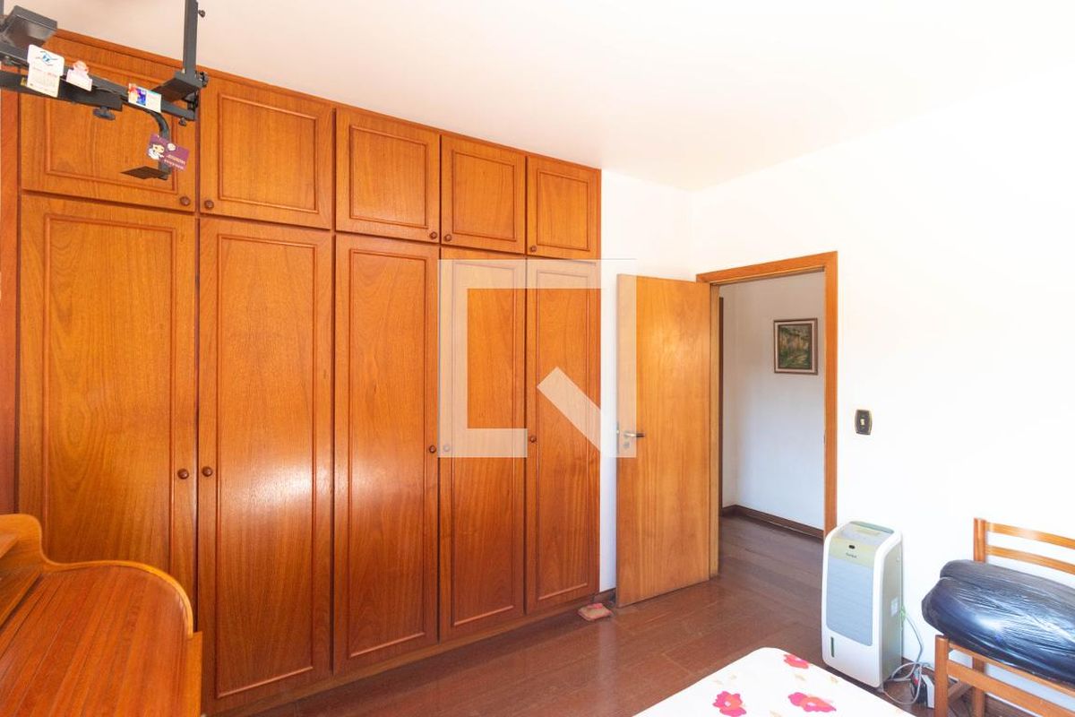 Casa à Venda - Guanabara, 5 Quartos,  450 m2 em , Campinas - sp | SoloBR