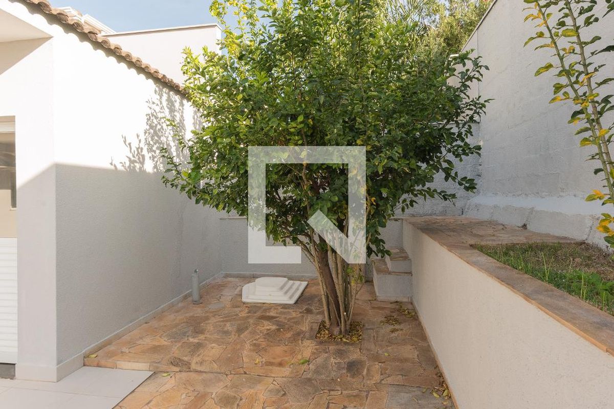 Casa à Venda - Swiss Park, 4 Quartos,  250 m2 em , Campinas - sp | SoloBR