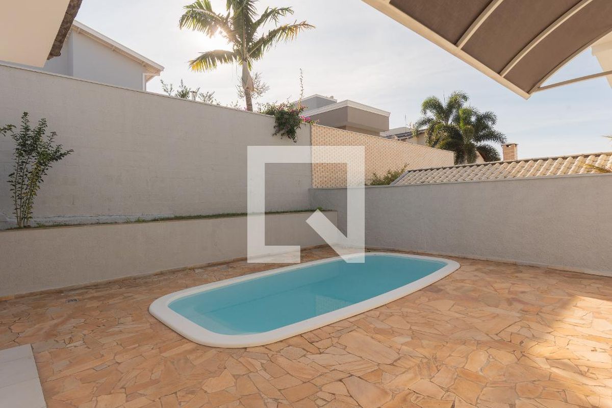 Casa à Venda - Swiss Park, 4 Quartos,  250 m2 em , Campinas - sp | SoloBR