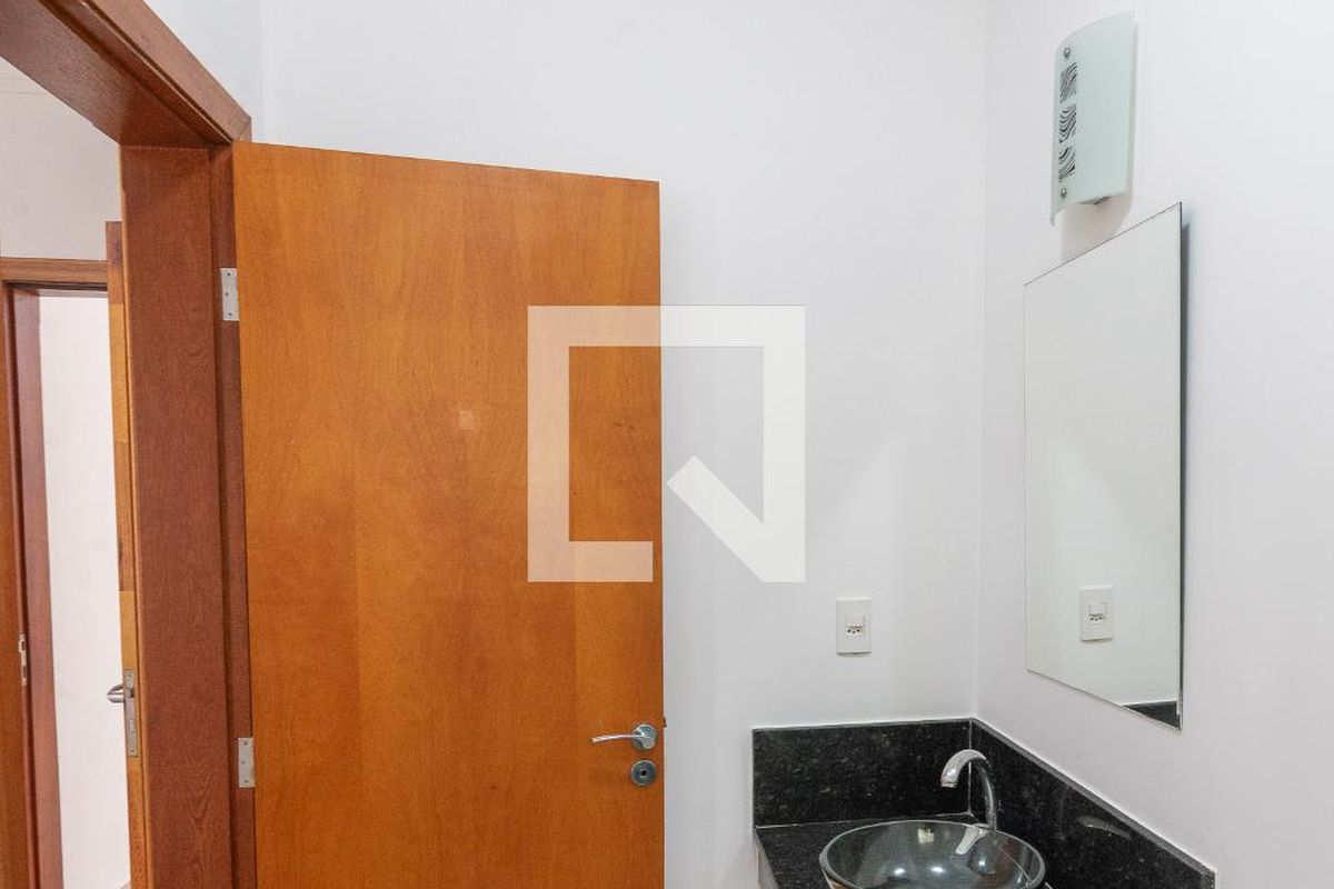 Casa à Venda - Swiss Park, 4 Quartos,  250 m2 em , Campinas - sp | SoloBR