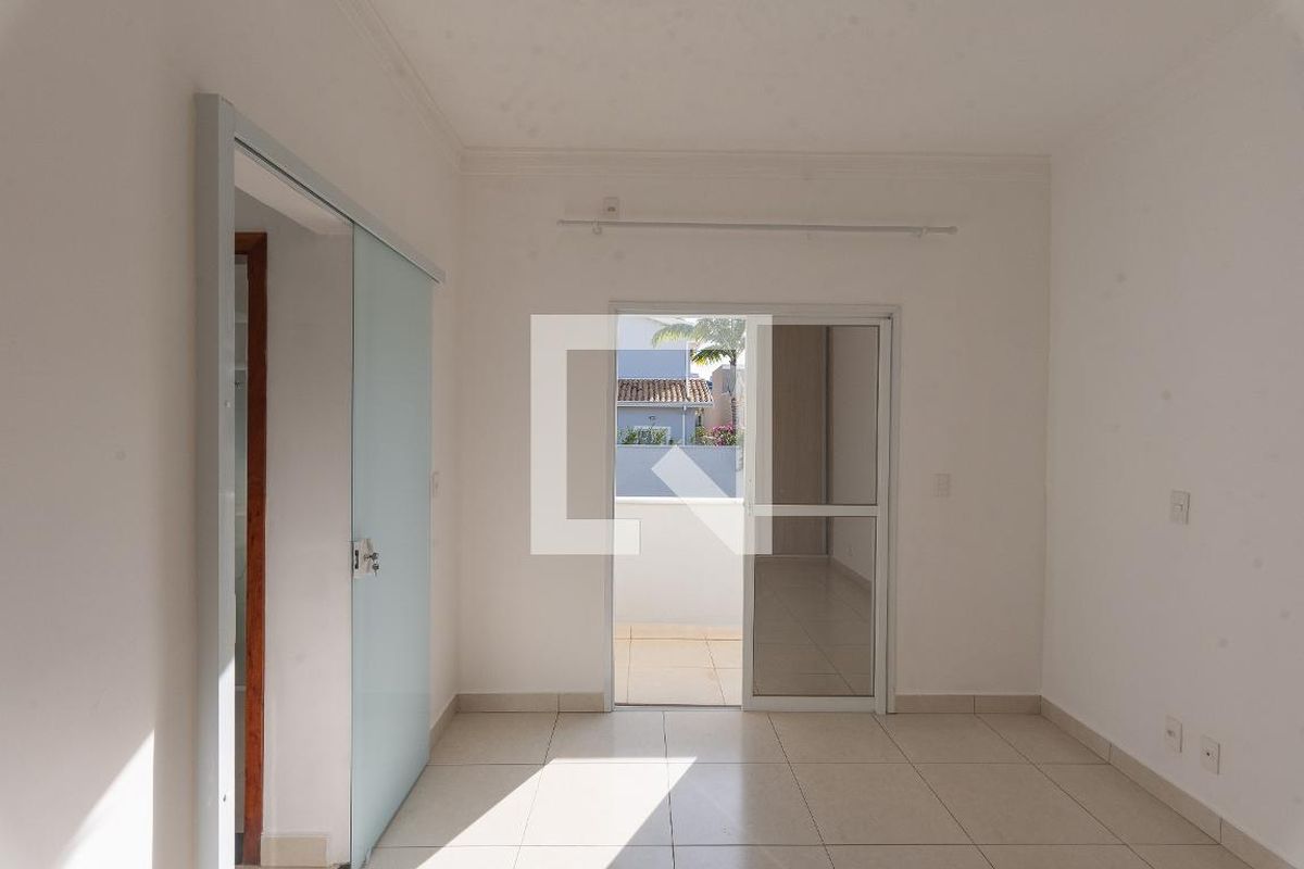 Casa à Venda - Swiss Park, 4 Quartos,  250 m2 em , Campinas - sp | SoloBR