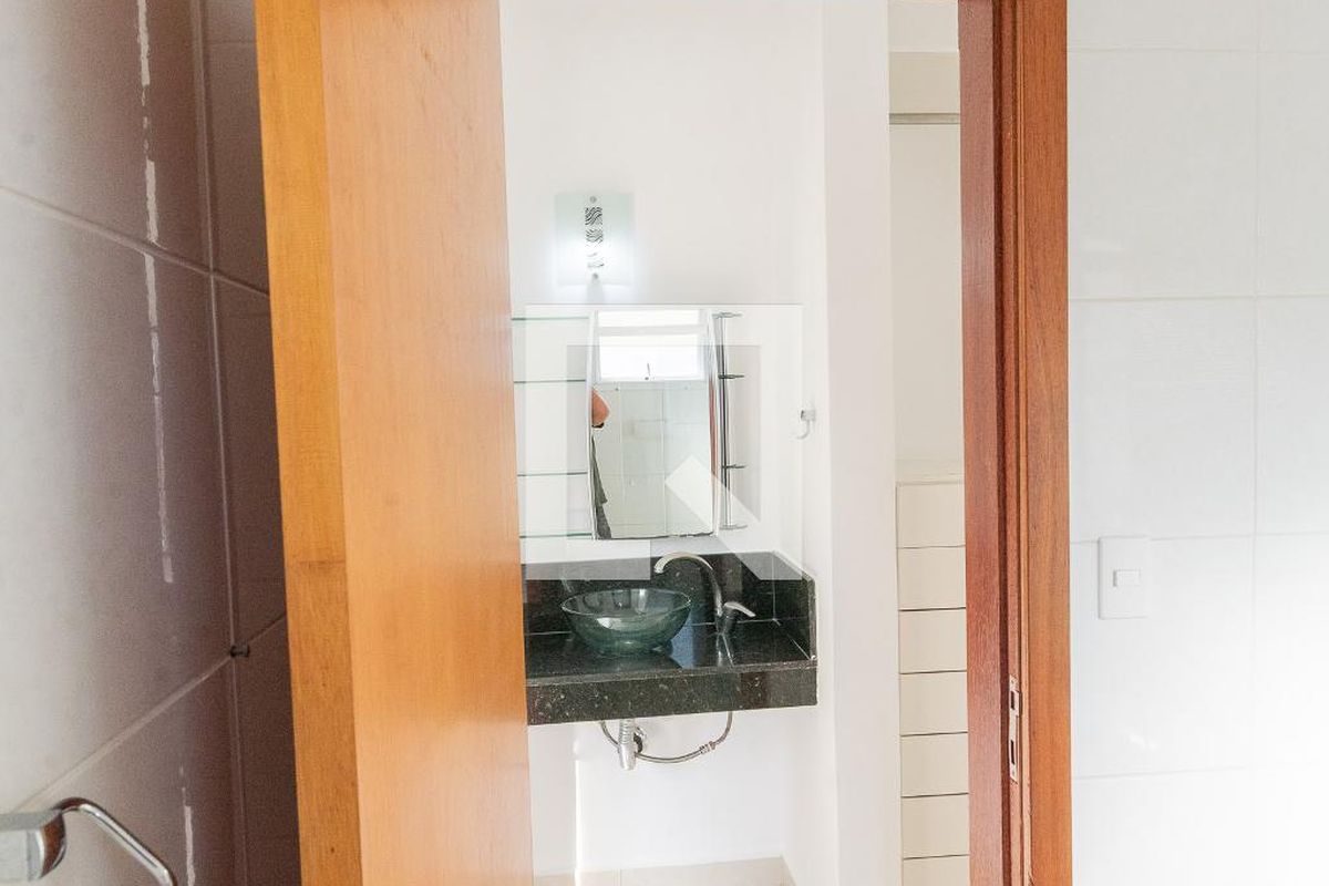 Casa à Venda - Swiss Park, 4 Quartos,  250 m2 em , Campinas - sp | SoloBR