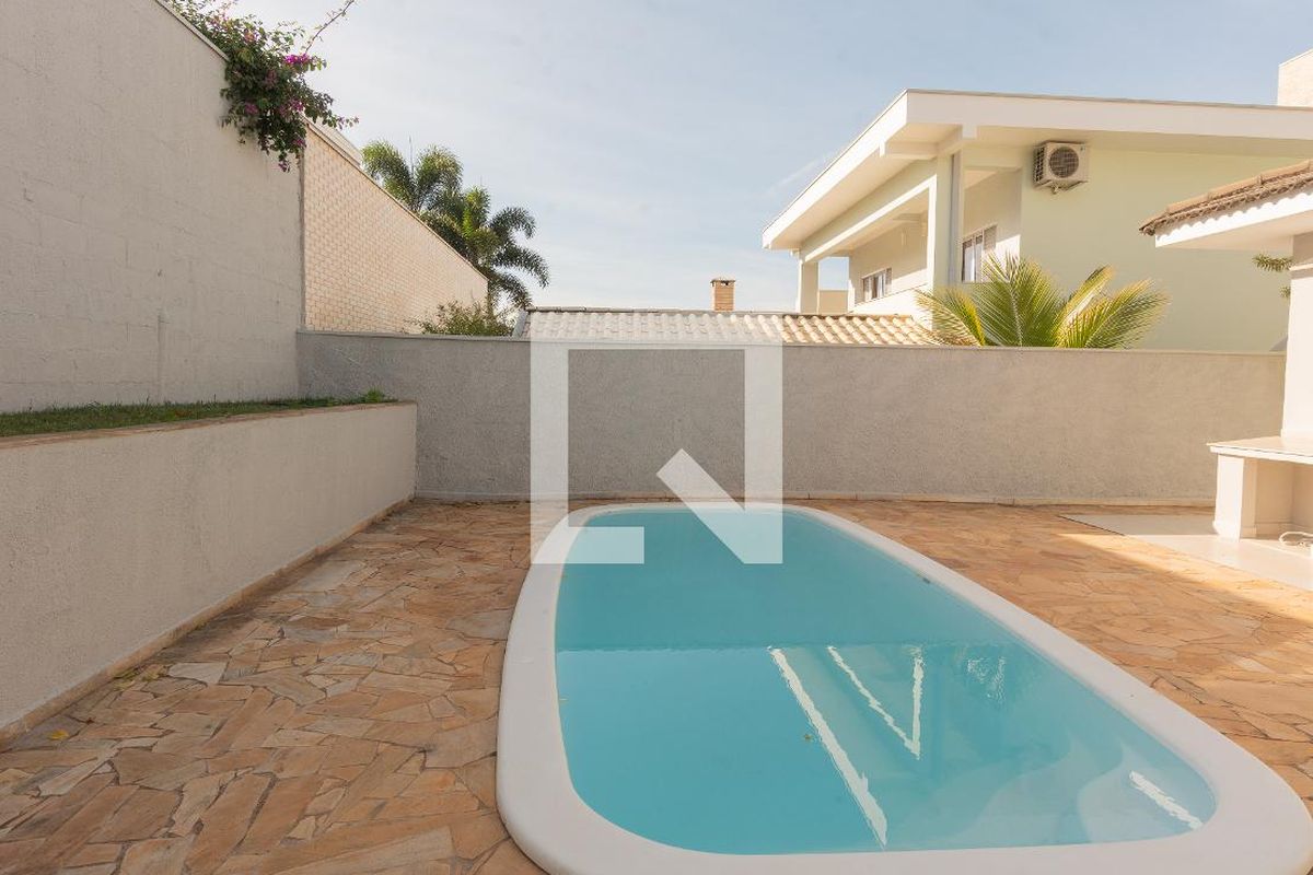 Casa à Venda - Swiss Park, 4 Quartos,  250 m2 em , Campinas - sp | SoloBR