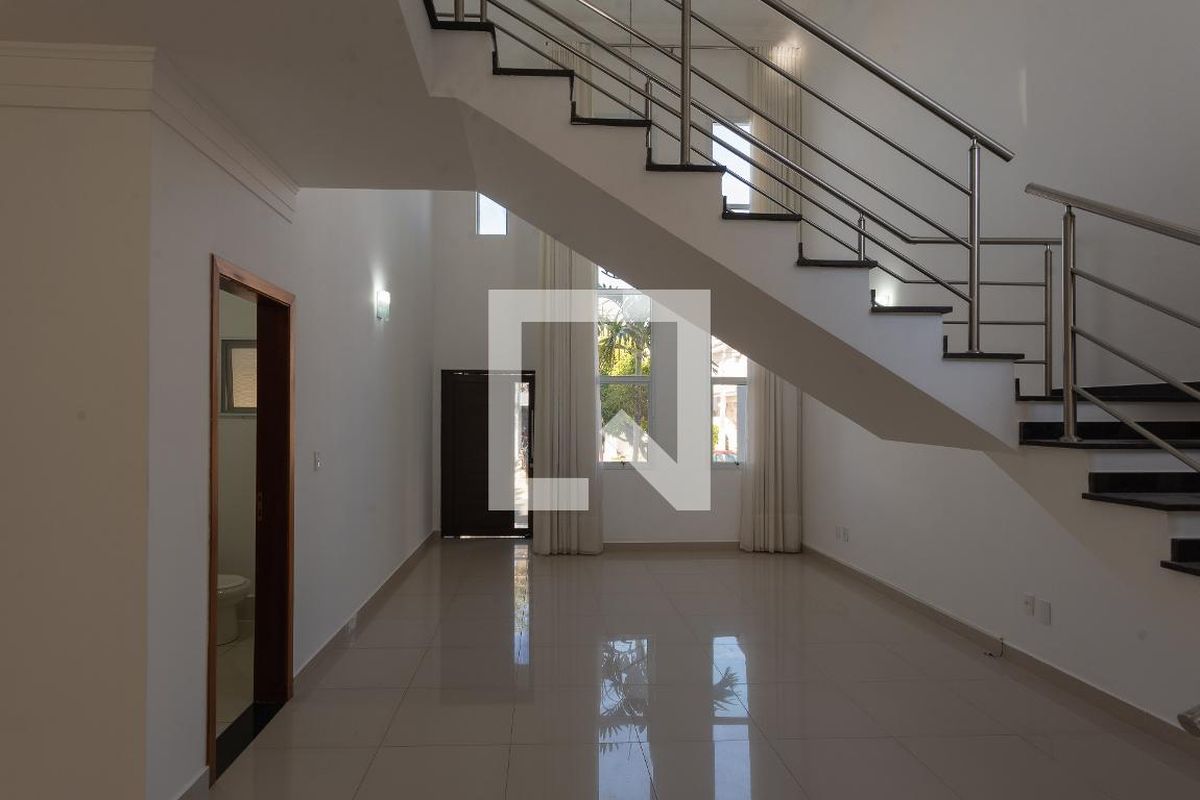 Casa à Venda - Swiss Park, 4 Quartos,  250 m2 em , Campinas - sp | SoloBR
