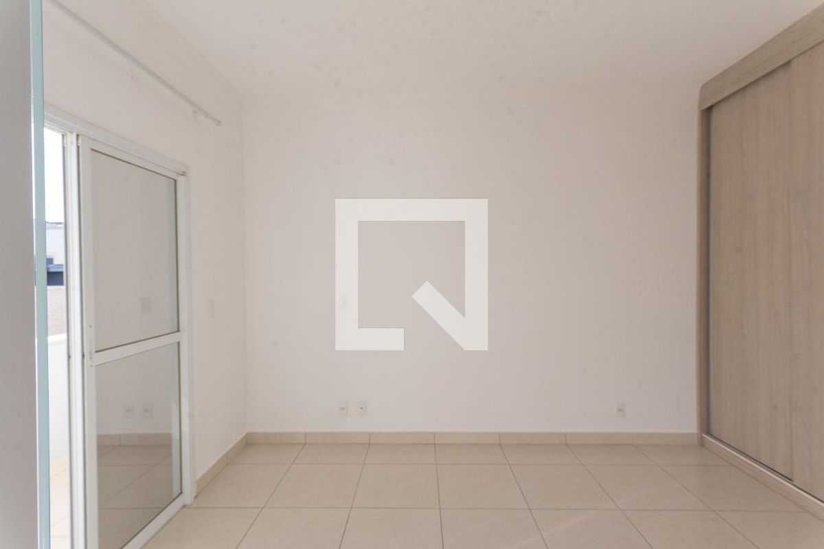 Casa à Venda - Swiss Park, 4 Quartos,  250 m2 em , Campinas - sp | SoloBR