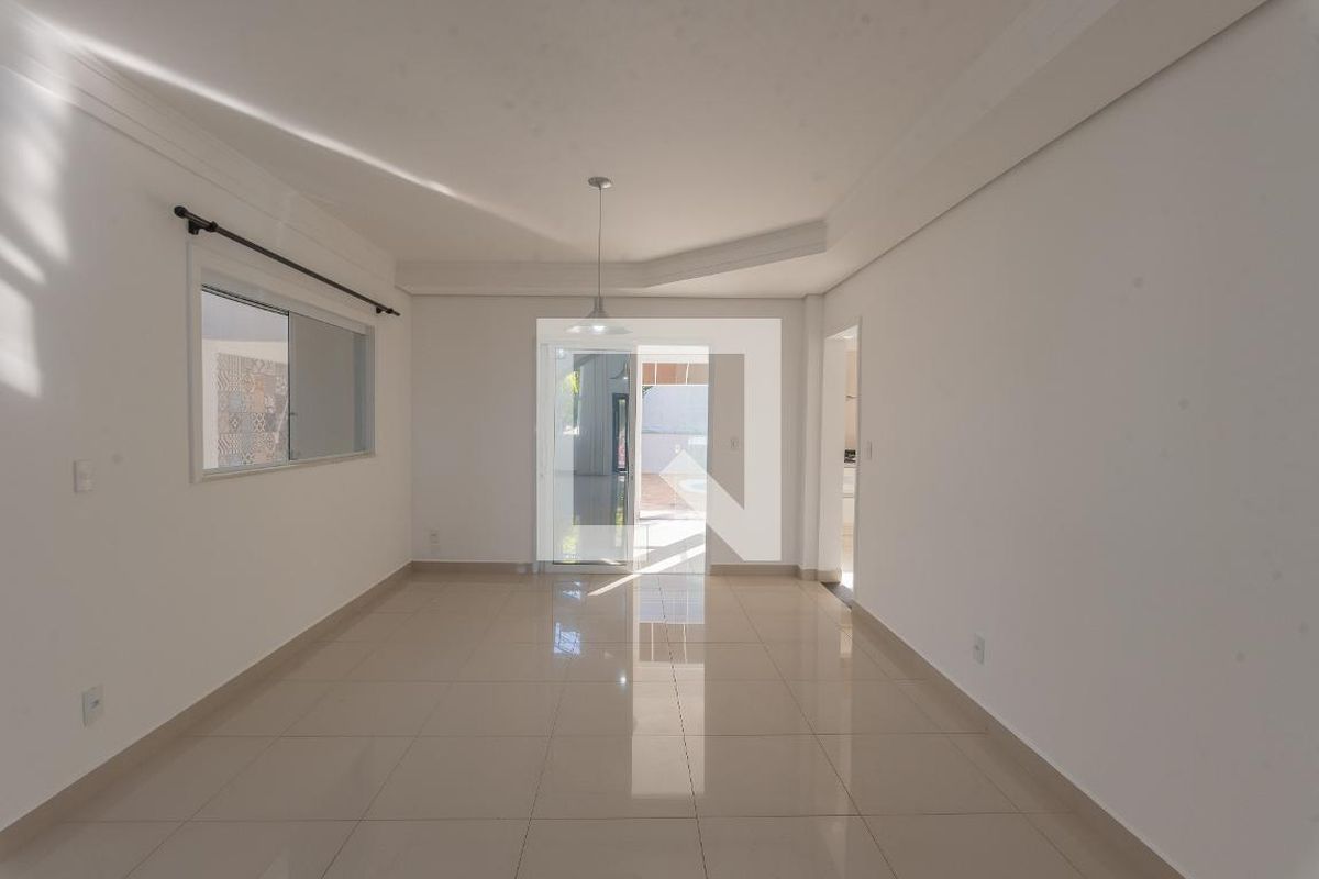 Casa à Venda - Swiss Park, 4 Quartos,  250 m2 em , Campinas - sp | SoloBR