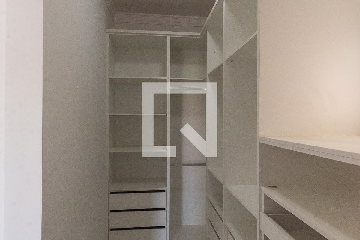 Casa à Venda - Swiss Park, 4 Quartos,  250 m2 em , Campinas - sp | SoloBR