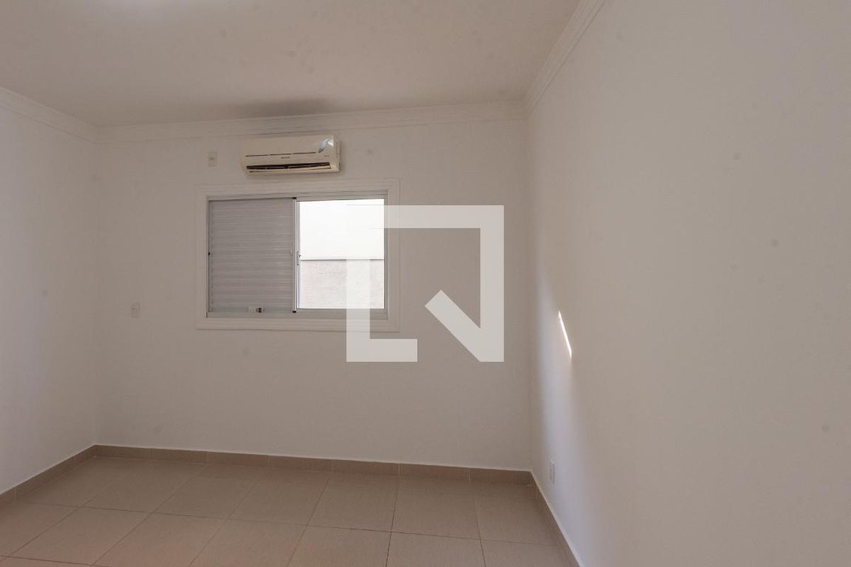 Casa à Venda - Swiss Park, 4 Quartos,  250 m2 em , Campinas - sp | SoloBR
