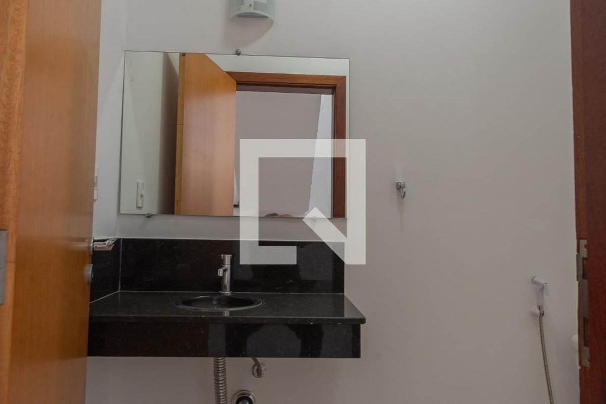 Casa à Venda - Swiss Park, 4 Quartos,  250 m2 em , Campinas - sp | SoloBR