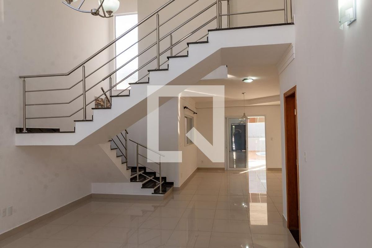 Casa à Venda - Swiss Park, 4 Quartos,  250 m2 em , Campinas - sp | SoloBR