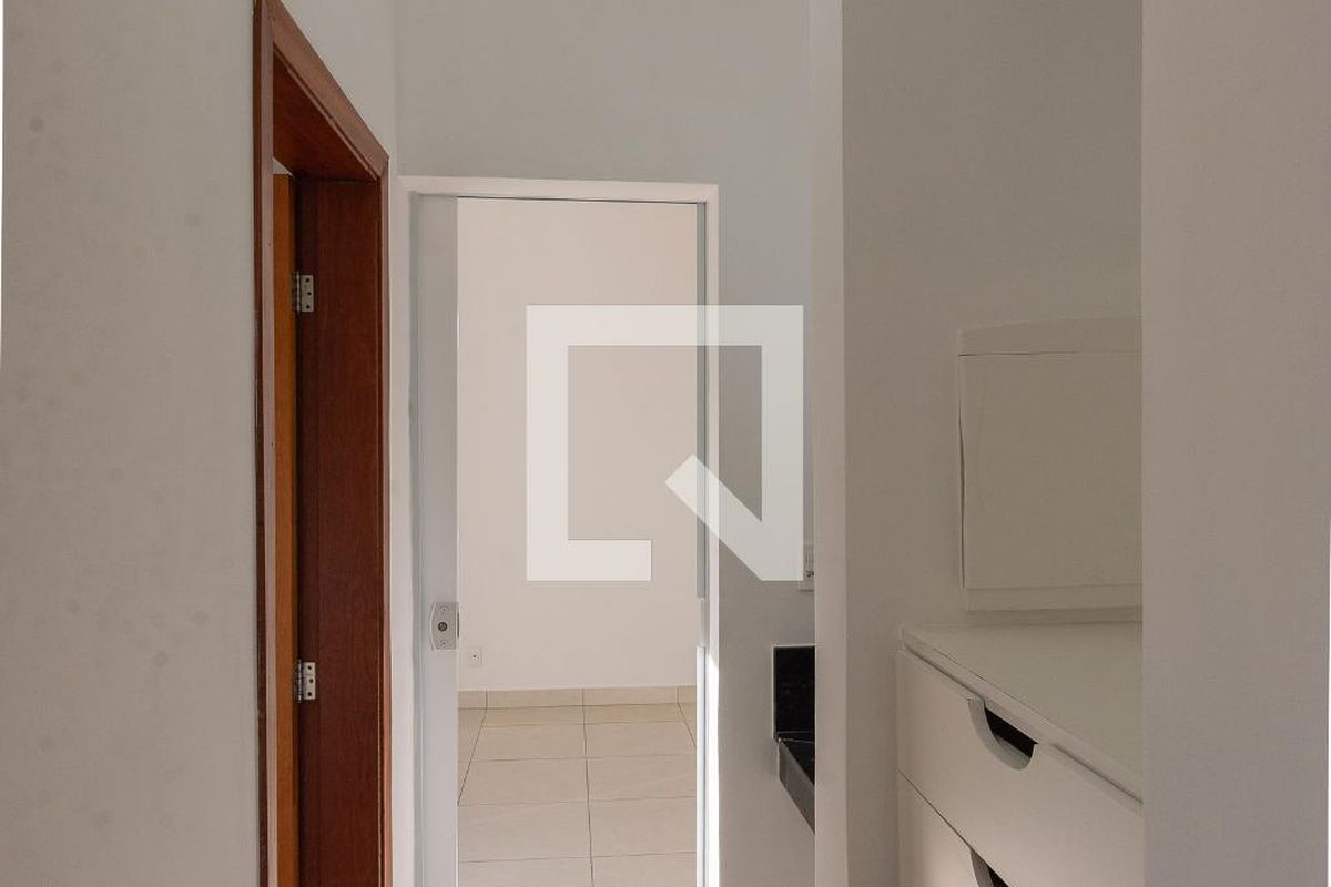Casa à Venda - Swiss Park, 4 Quartos,  250 m2 em , Campinas - sp | SoloBR