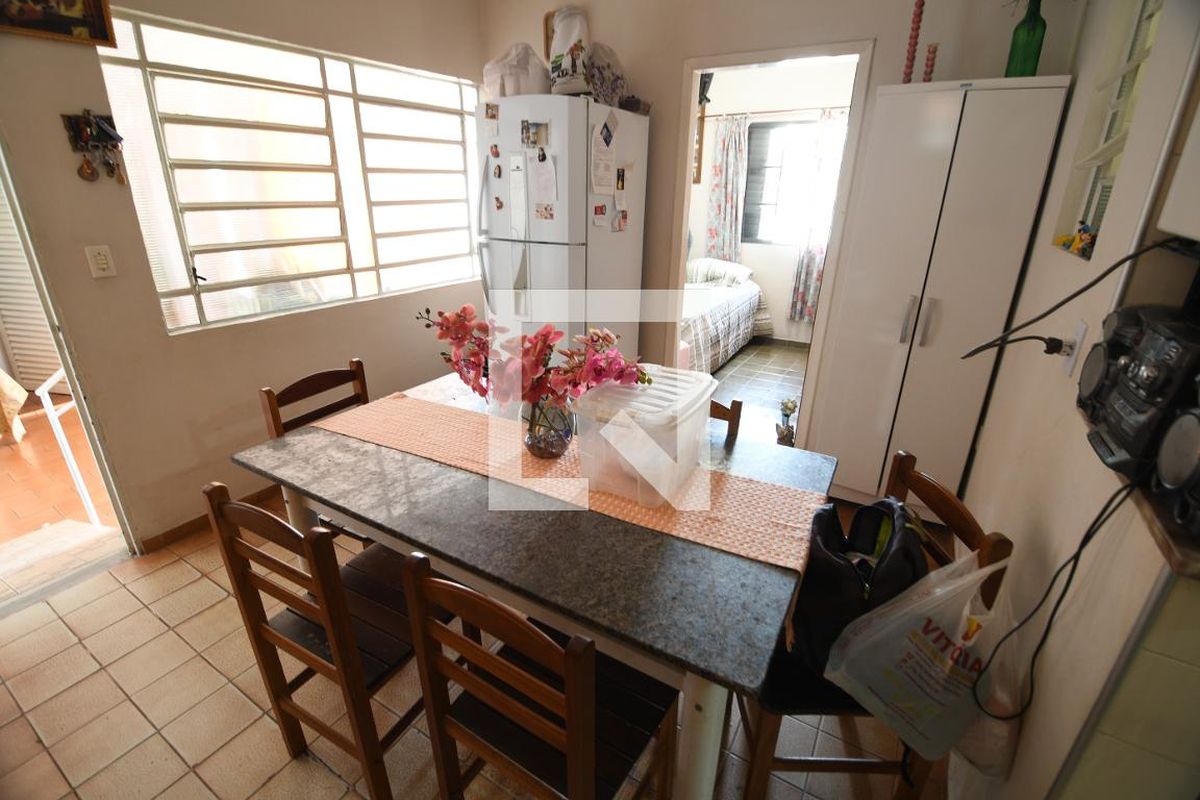 Casa à Venda - Jardim Flamboyant, 2 Quartos,  100 m2 em , Campinas - sp | SoloBR