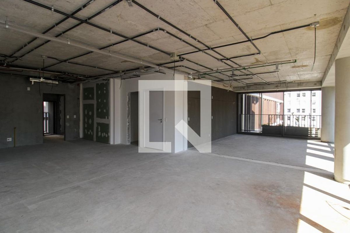 Apartamento, 3 quartos, 209 m² - Foto 2