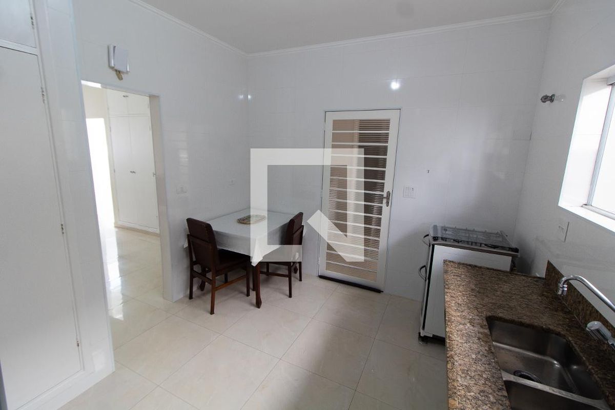 Casa à Venda - Jardim Chapadão, 4 Quartos,  212 m2 em , Campinas - sp | SoloBR