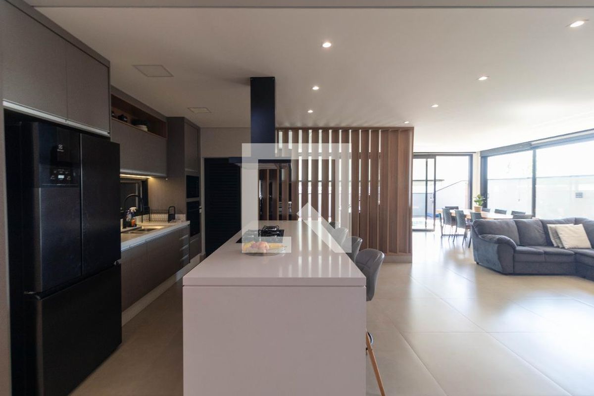 Casa à Venda - Swiss Park, 3 Quartos,  450 m2 em , Campinas - sp | SoloBR