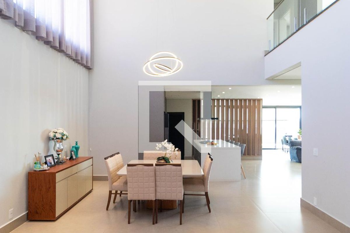 Casa à Venda - Swiss Park, 3 Quartos,  450 m2 em , Campinas - sp | SoloBR
