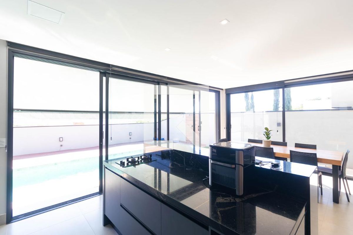 Casa à Venda - Swiss Park, 3 Quartos,  450 m2 em , Campinas - sp | SoloBR