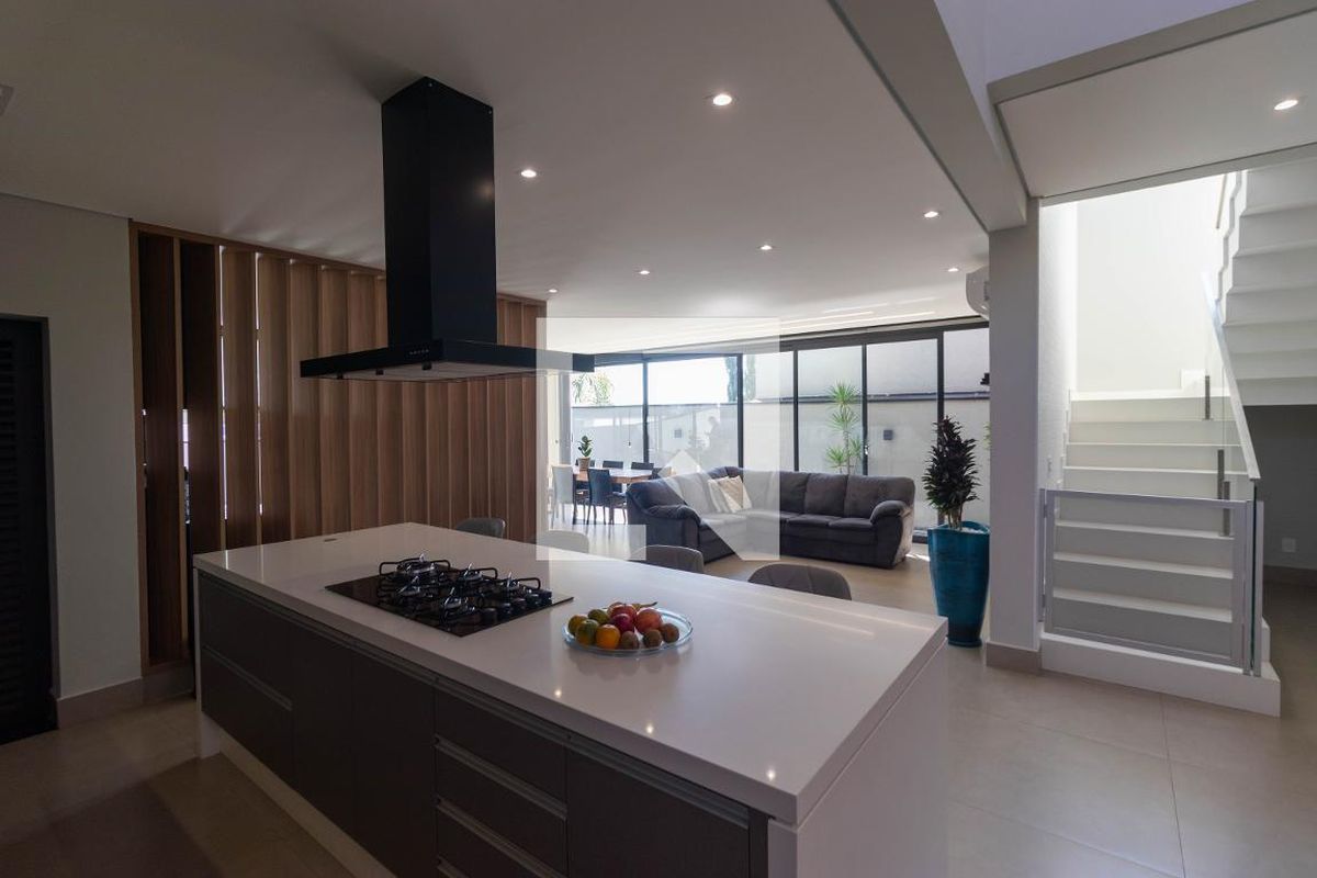 Casa à Venda - Swiss Park, 3 Quartos,  450 m2 em , Campinas - sp | SoloBR