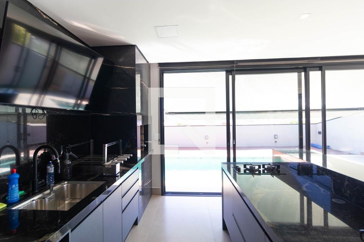 Casa à Venda - Swiss Park, 3 Quartos,  450 m2 em , Campinas - sp | SoloBR