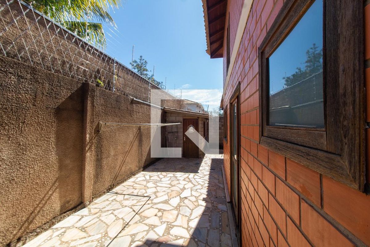 Casa à Venda - Lot. Alphaville Campinas, 3 Quartos,  283 m2 em , Campinas - sp | SoloBR