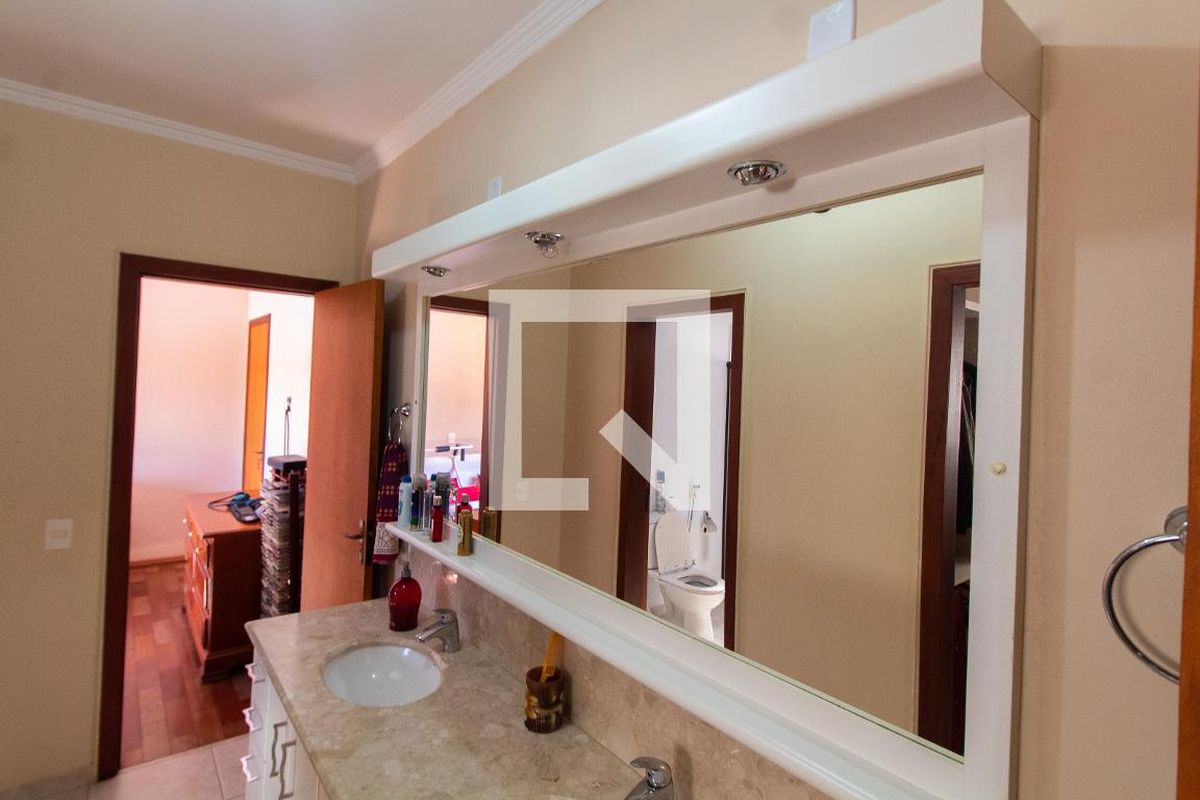Casa à Venda - Lot. Alphaville Campinas, 3 Quartos,  283 m2 em , Campinas - sp | SoloBR