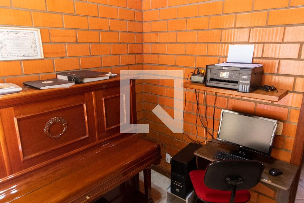Casa à Venda - Lot. Alphaville Campinas, 3 Quartos,  283 m2 em , Campinas - sp | SoloBR
