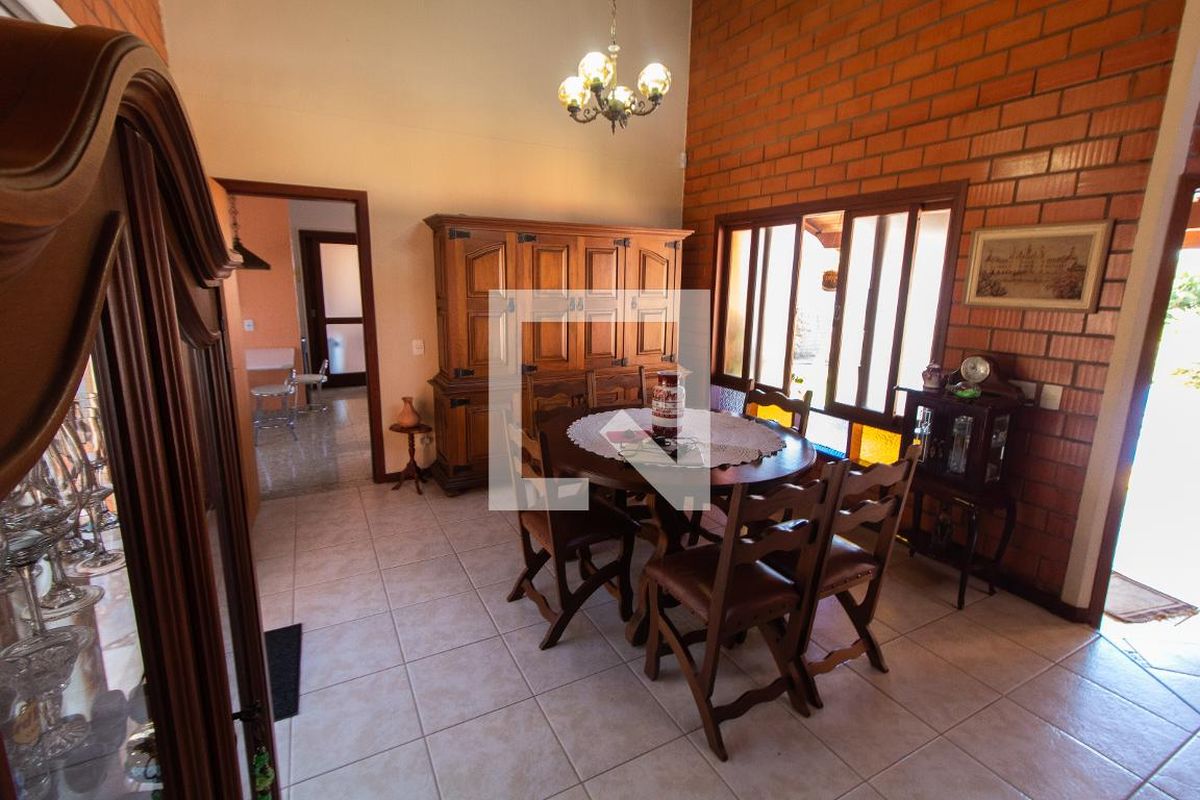 Casa à Venda - Lot. Alphaville Campinas, 3 Quartos,  283 m2 em , Campinas - sp | SoloBR