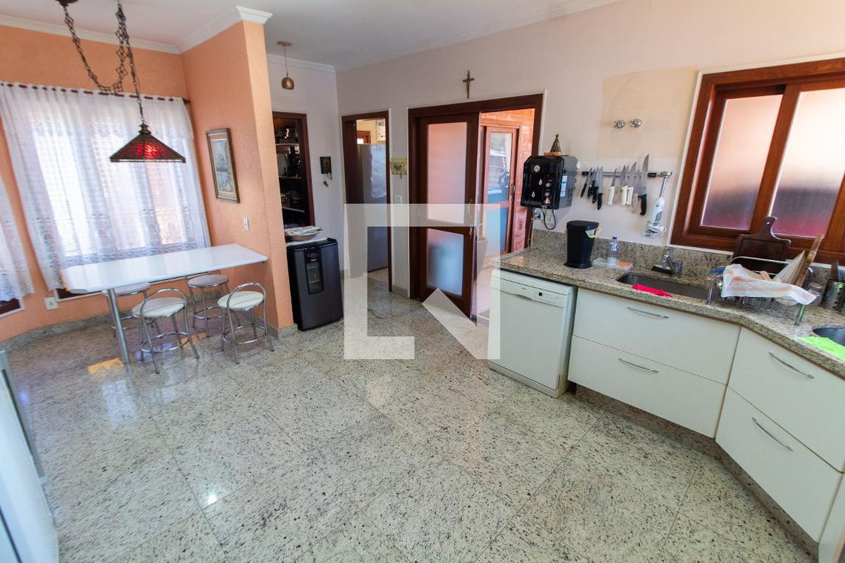 Casa à Venda - Lot. Alphaville Campinas, 3 Quartos,  283 m2 em , Campinas - sp | SoloBR