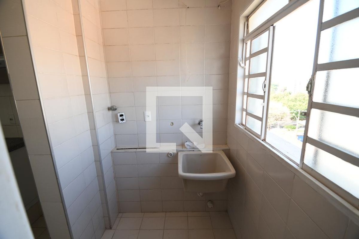 Apartamento à Venda - Jardim Flamboyant, 2 Quartos,  150 m2 em , Campinas - sp | SoloBR