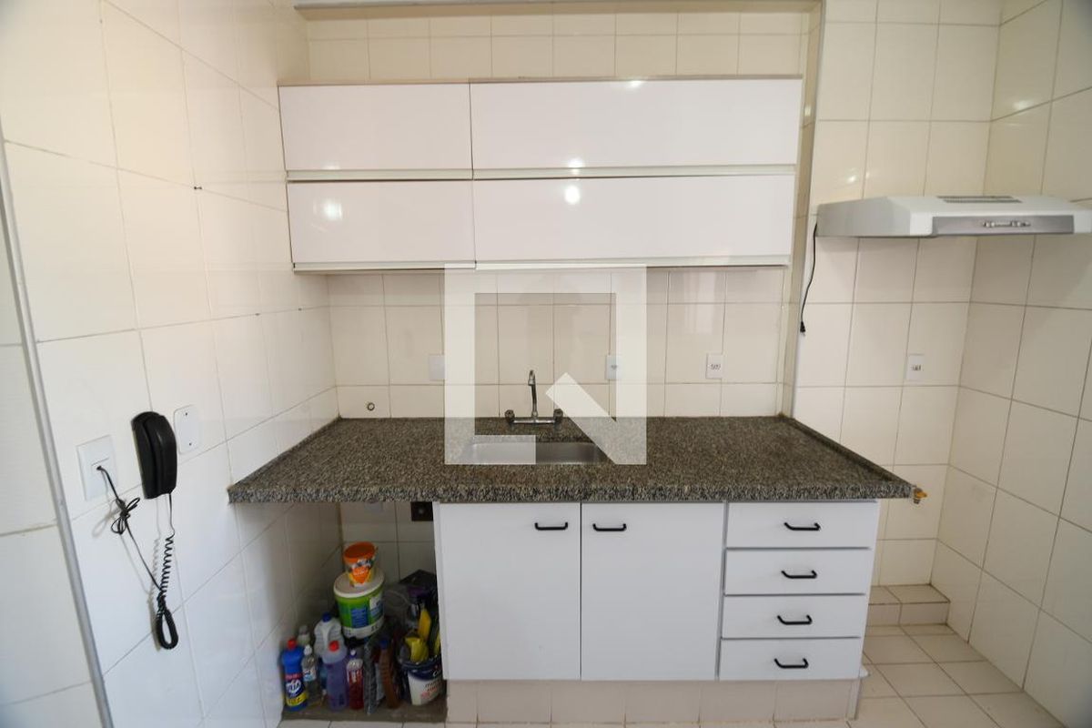 Apartamento à Venda - Jardim Flamboyant, 2 Quartos,  150 m2 em , Campinas - sp | SoloBR